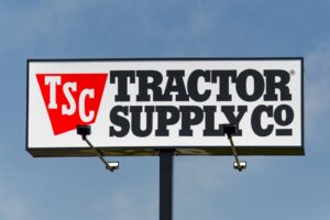 Hanover Tractor Supply changes hands in $8.1M sale-leaseback