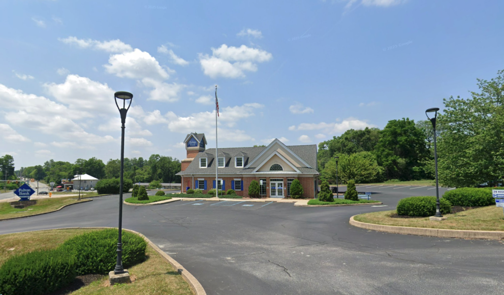 Dunkin’ franchisee buys former bank office